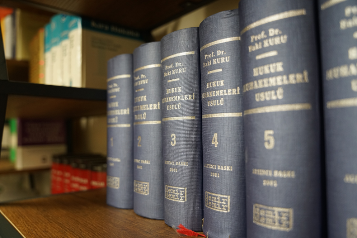 Books And Part Time Virtual Legal Assistant