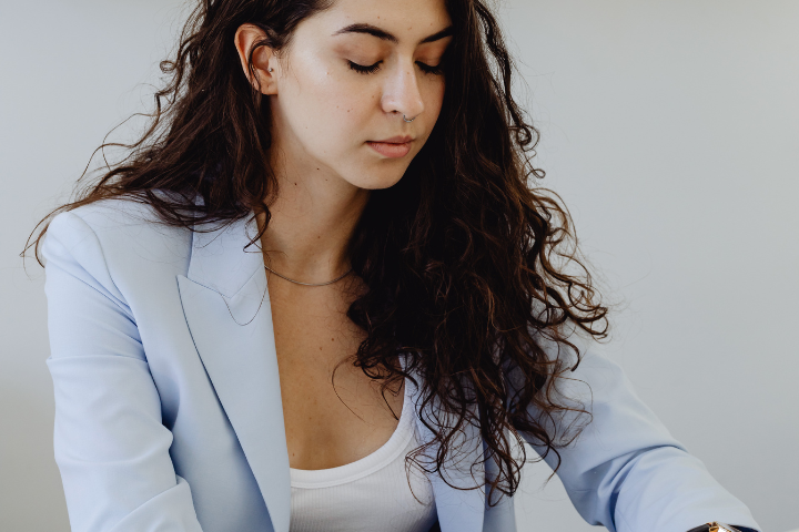 Mary Working As A Legal Virtual Receptionist